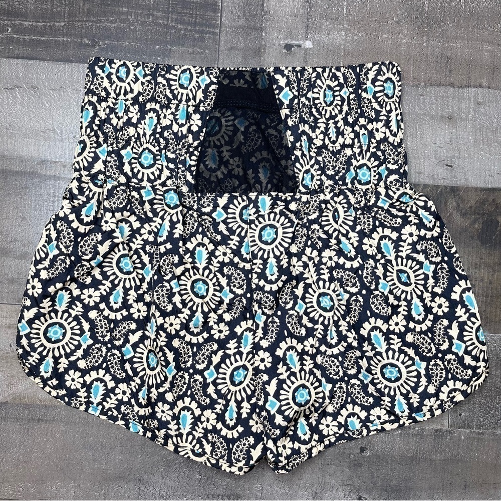NWT FP Movement by Free People The Way Home Printed Short size Small - Picture 6 of 14